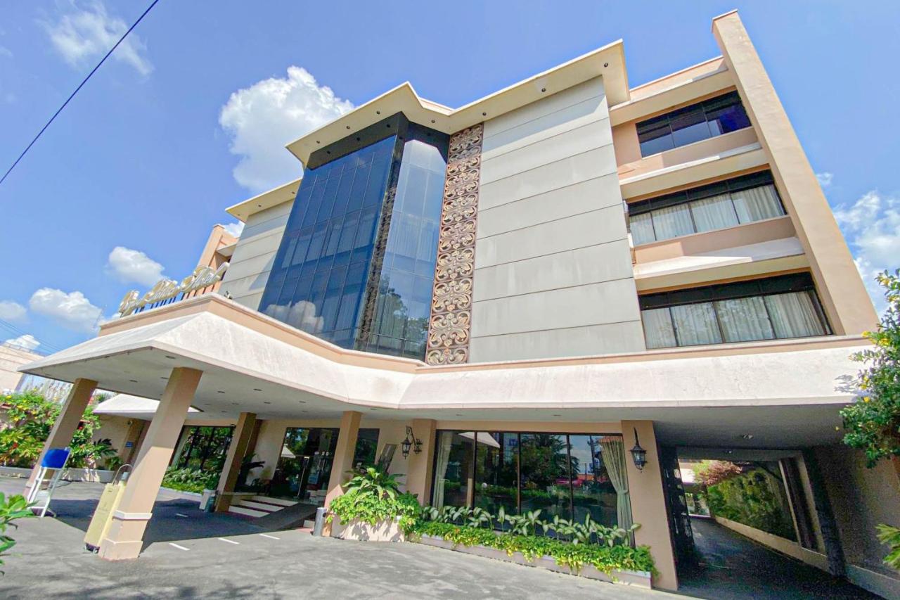Riyadi Palace Hotel Surakarta (Solo) Exterior foto